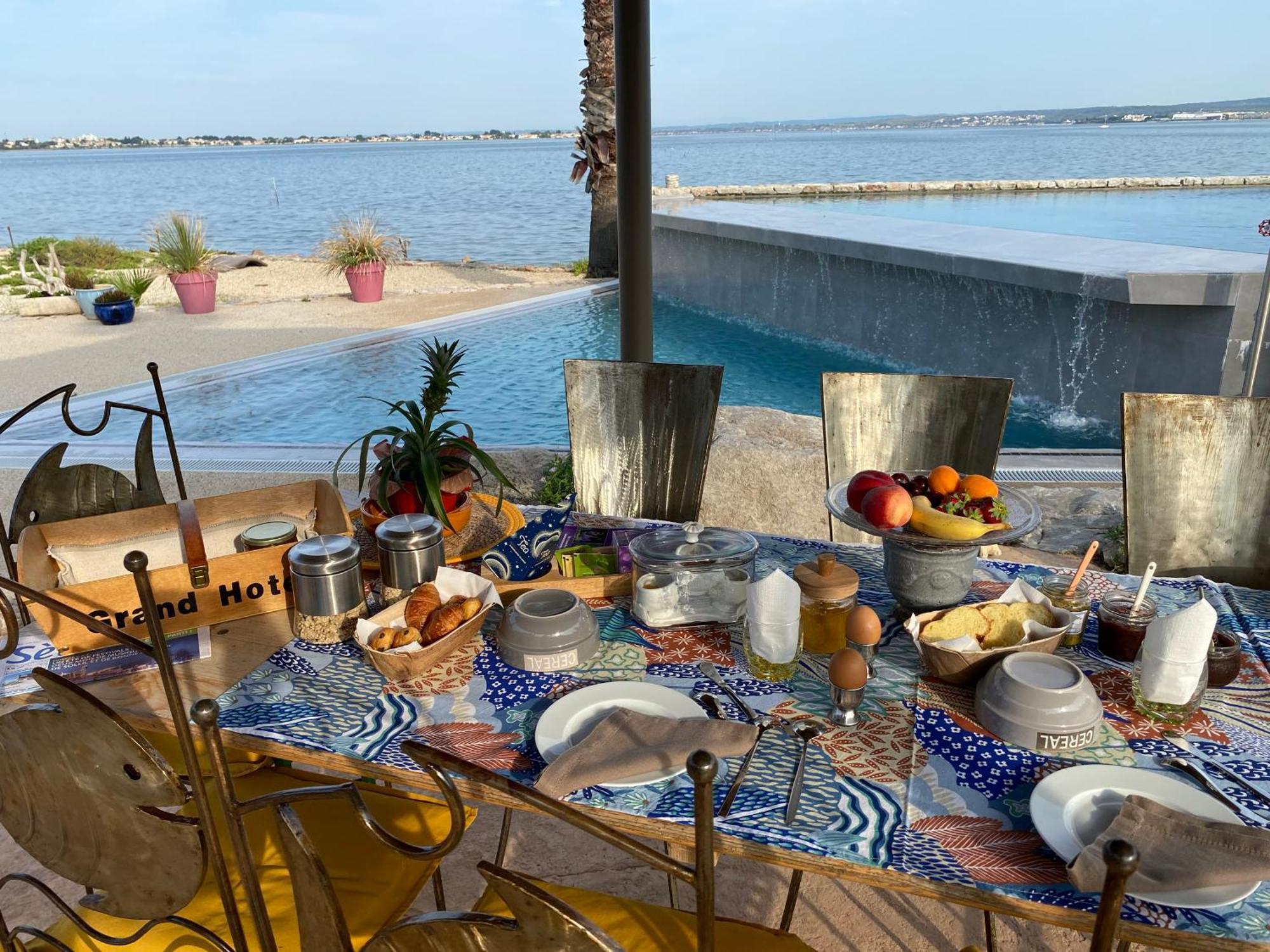 Bed and Breakfast Les Pieds Dans L'Eau Sète Exteriér fotografie